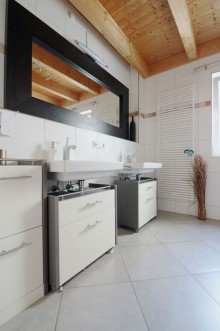 Bad EG Au�ergew�hnliches Familienhaus mit Au�enpool und riesiger Doppelgarage in ruhiger Bestlage !