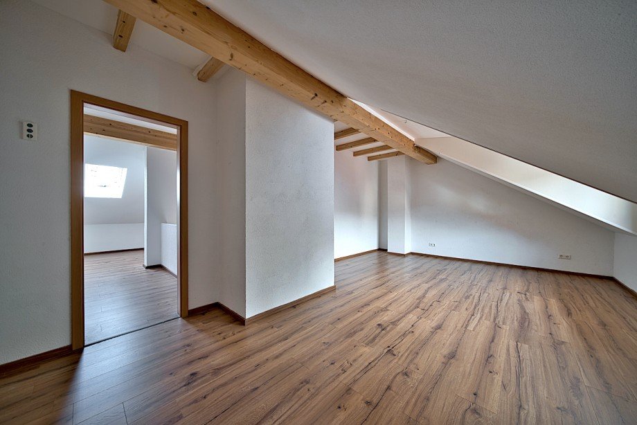 Elternschlafzimmer Teilansicht2 Wohnung Deidesheim
