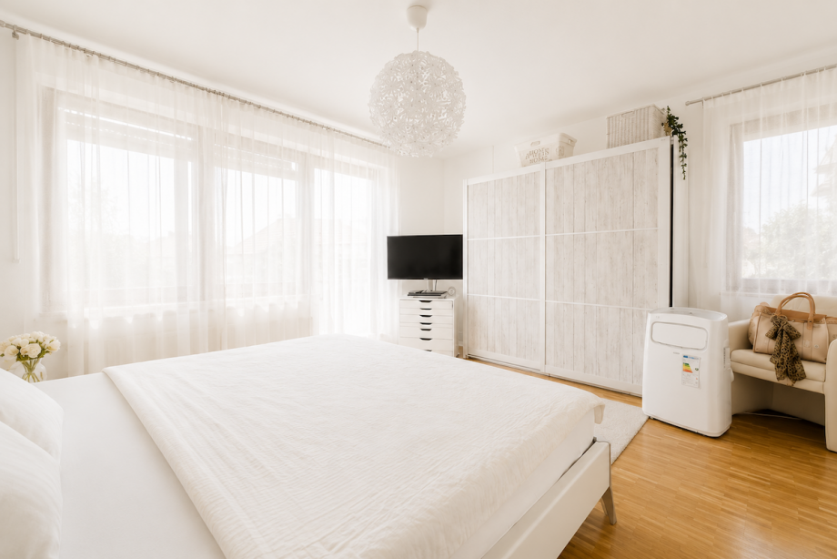 Schlafzimmer 1.OG Wohnung Maikammer