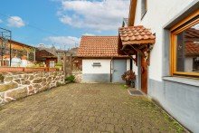 Hof1 Kleines Eigenheim mit Herz und Potenzial
