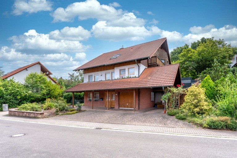 Ansicht Annweiler Haus Platz für die ganze Familie: Großzügiges Einfamilienhaus