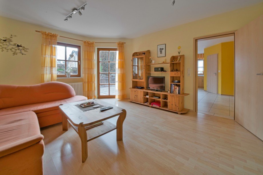 Wohnzimmer Ferienwohnung Mehrfamilienhaus Gossersweiler