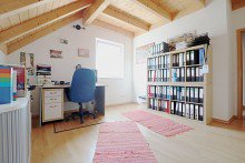 Zimmer OG Au�ergew�hnliches Familienhaus mit Au�enpool und riesiger Doppelgarage in ruhiger Bestlage !