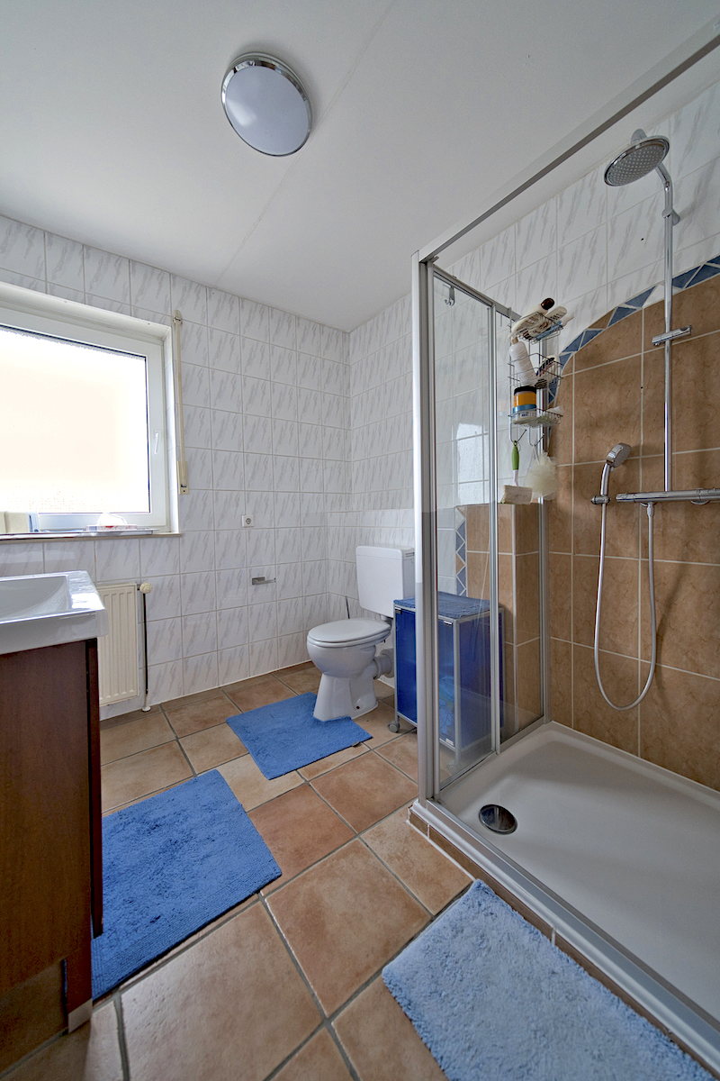 Bad 1.OG Haus Ruppertsberg