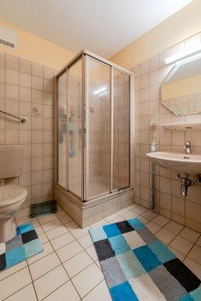 GWC mit Dusche Eigentumswohnung mit traumhafter Aussicht in Top-Lage von Neustadt-Hambach