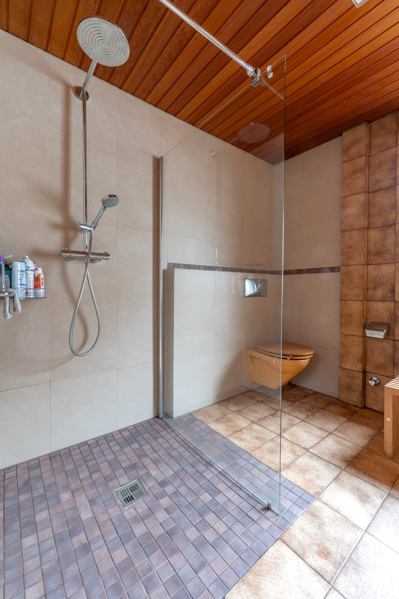 1.OG Dusche Haus Neustadt