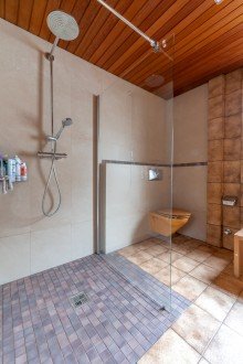 1.OG Dusche Wohn-/Gesch�ftshaus mit Erweiterungspotential in urbaner Lage