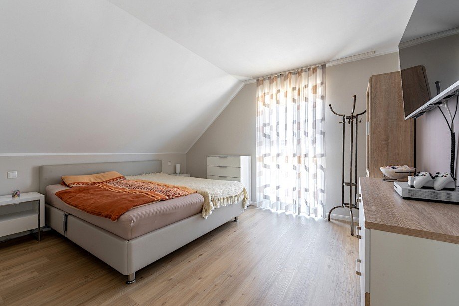 Elternschlafzimmer DG Einfamilienhaus Winden