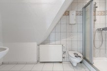 Bad DG Ruhig gelegene Maisonettewohnung am Ortsrand von Edesheim