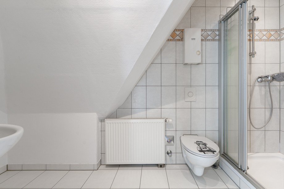 Bad DG Maisonettewohnung Edesheim