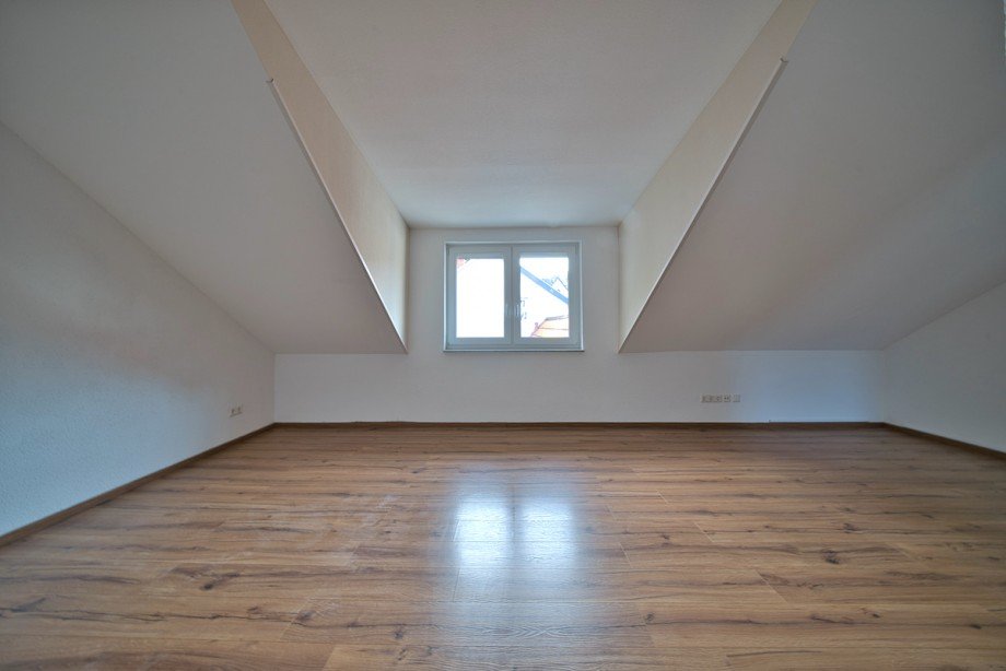 Elternschlafzimmer Teilansicht1 Wohnung Deidesheim
