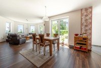 Bild (6d505c09a8923a43e96af79ba02500f1): Vielseitig nutzbar - Exzellentes Gewerbeanwesen mit Wohnhaus