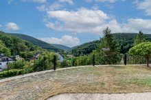 Terrasse Wohnhaus mit Nebengeb�ude, Apartment und traumhafter Aussichtslage in Lambrecht