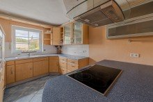 K�che Attraktives Reihenhaus mit Pool und Garage