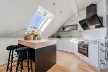 Ku Stilvolle Dachgeschosswohnung mit Blick auf die Haardt in Maikammer