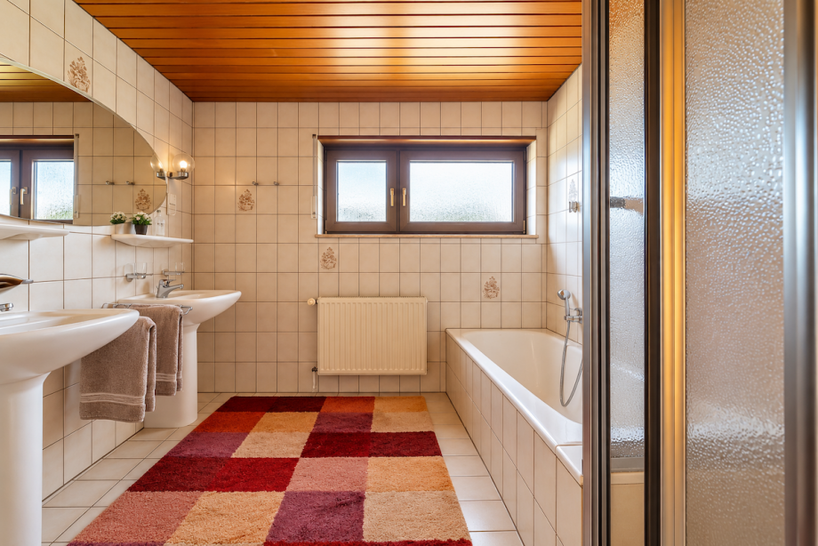1.OG Bad Haus Gommersheim