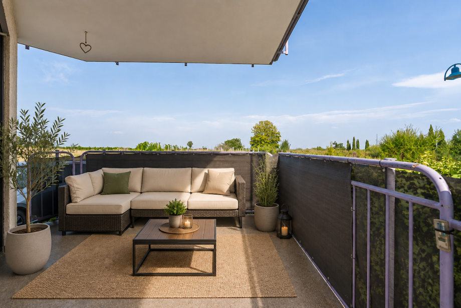EG Balkon M�blierungsvorschlag Wohnung Gleisweiler
