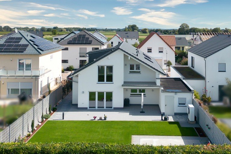 Rückansicht Drohne Altdorf Haus Neuwertiges Traumhaus mit separater Einliegerwohnung