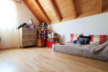 Kind OG Au�ergew�hnliches Familienhaus mit Au�enpool und riesiger Doppelgarage in ruhiger Bestlage !