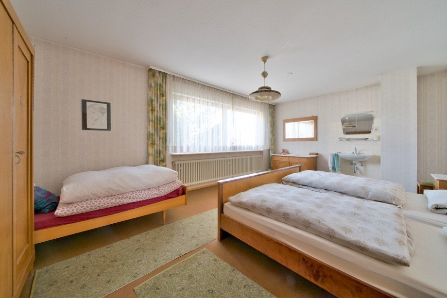 Schlafzimmer 2 OG rechts Haus Ha�loch
