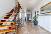 Bild (8da8d3220d97b353249c6e72f7ee1528): Exklusives Anwesen mit drei Wohneinheiten, Pool und gro�z�gigem S�dgarten