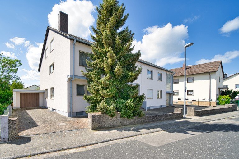 Ansicht1 Haßloch Haus Großzügiges Wohnen in bester Lage - IDEAL FÜR 2 FAMILIEN