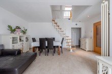 Wohnzimmer 4 Charmante Eigentumswohnung mit ausgebautem Spitzboden