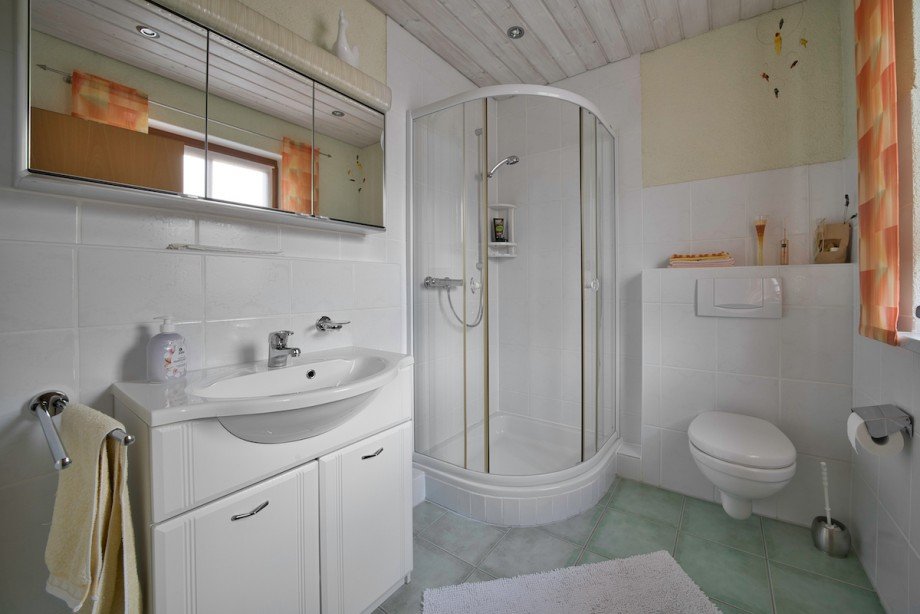 G�ste WC OG Mehrfamilienhaus Gossersweiler