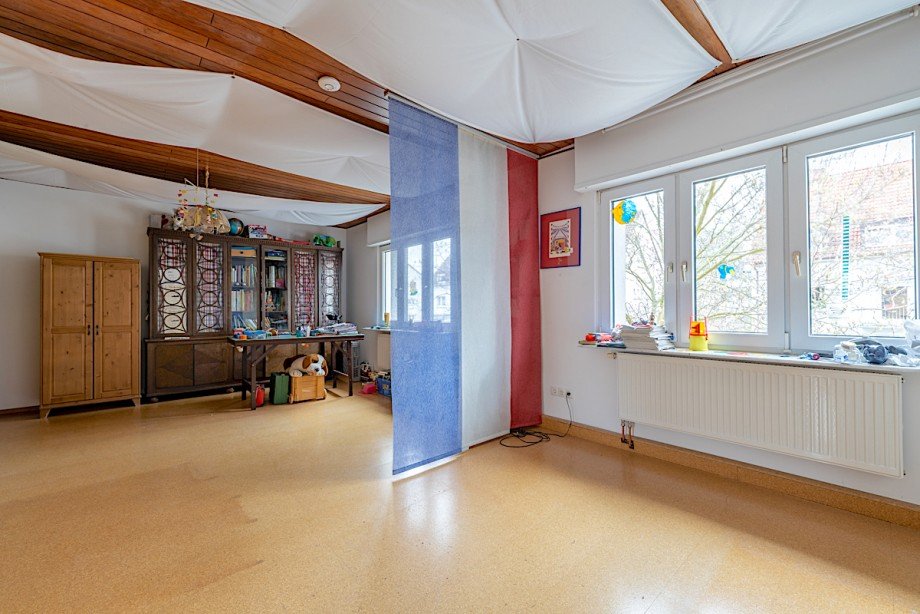 gro�es Kinderzimmer 1.OG Haus Mannheim