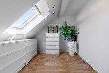Zimmer3 Stilvolle Dachgeschosswohnung mit Blick auf die Haardt in Maikammer
