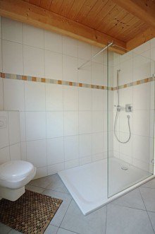 Bad EG Au�ergew�hnliches Familienhaus mit Au�enpool und riesiger Doppelgarage in ruhiger Bestlage !