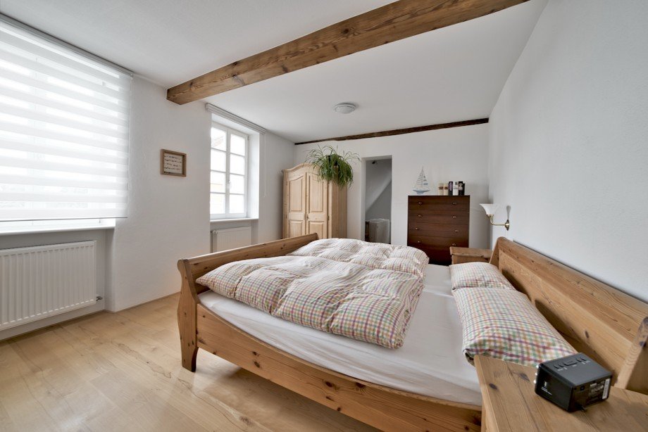 Schlafzimmer OG Hauptwohnung Mehrfamilienhaus Neustadt