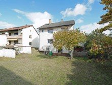 R�ckansicht Mehrgenerationenhaus in gesuchter Lage