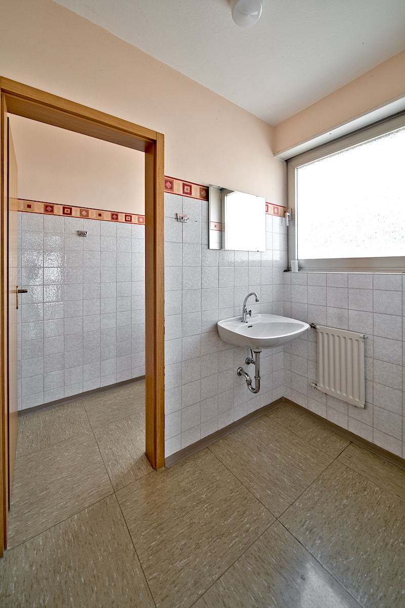 WC EG rechts Haus Ha�loch