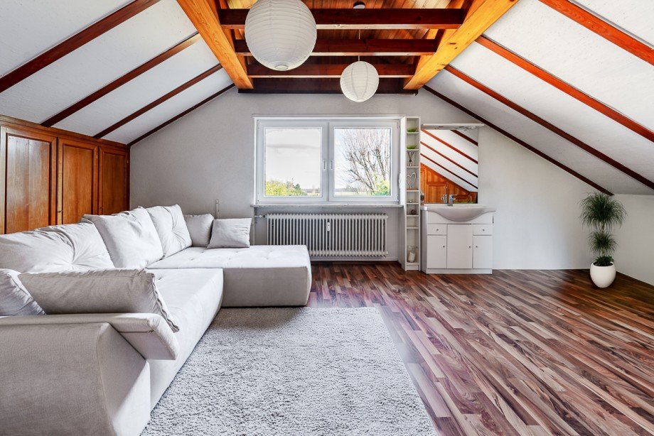 Zimmer DG Mehrfamilienhaus W�rth