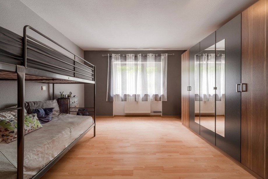 Schlafzimmer WG Nr.2 OG links Wohnung Neidenfels