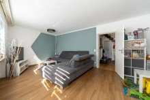 Wohnzimmer linkes Haus Charmantes Immobilienensemble mit zwei modernisierten H�usern