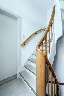 Treppenhaus Eingang Wohnung1 Attraktives Wohn- und Gesch�ftshaus mit vielseitigen Nutzungsm�glichkeiten