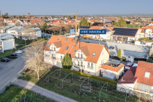 R�ckansicht Stilvolle Dachgeschosswohnung mit Blick auf die Haardt in Maikammer
