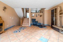 Wohnen EG2 Attraktives Reihenhaus mit Pool und Garage