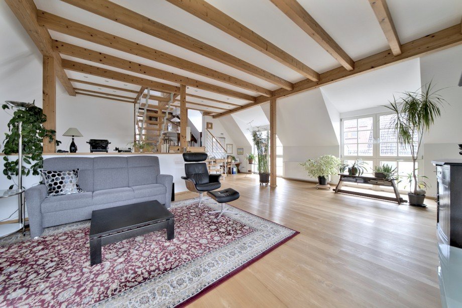 Wohnzimmer1 DG Hauptwohnung Mehrfamilienhaus Neustadt