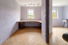 Ankleide 2 zum Schlafzimmer OG2 Attraktives Reihenhaus mit Pool und Garage