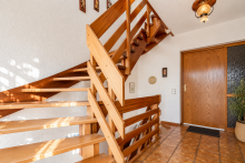 EG Treppenhaus Gro�z�gig. Vielseitig. Besonders. � Wohnen mit Einliegerwohnung & Ausbaupotenzial